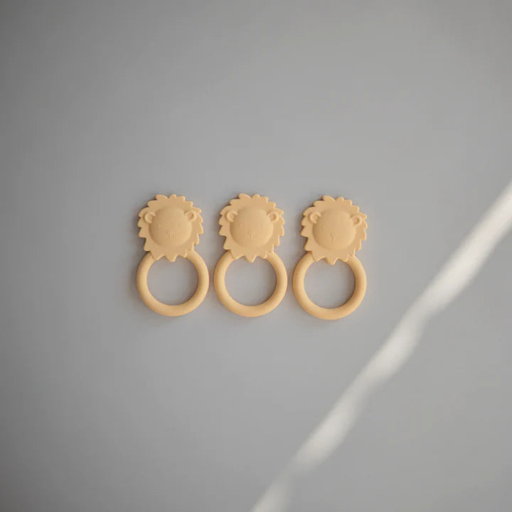 lion teether