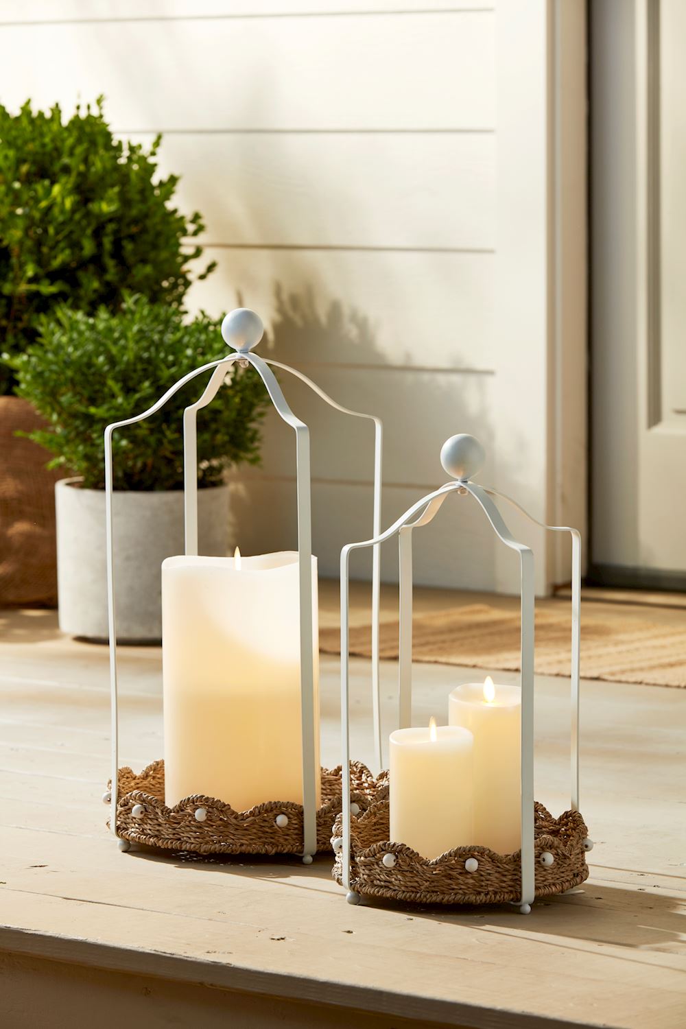 large scalloped tray lantern