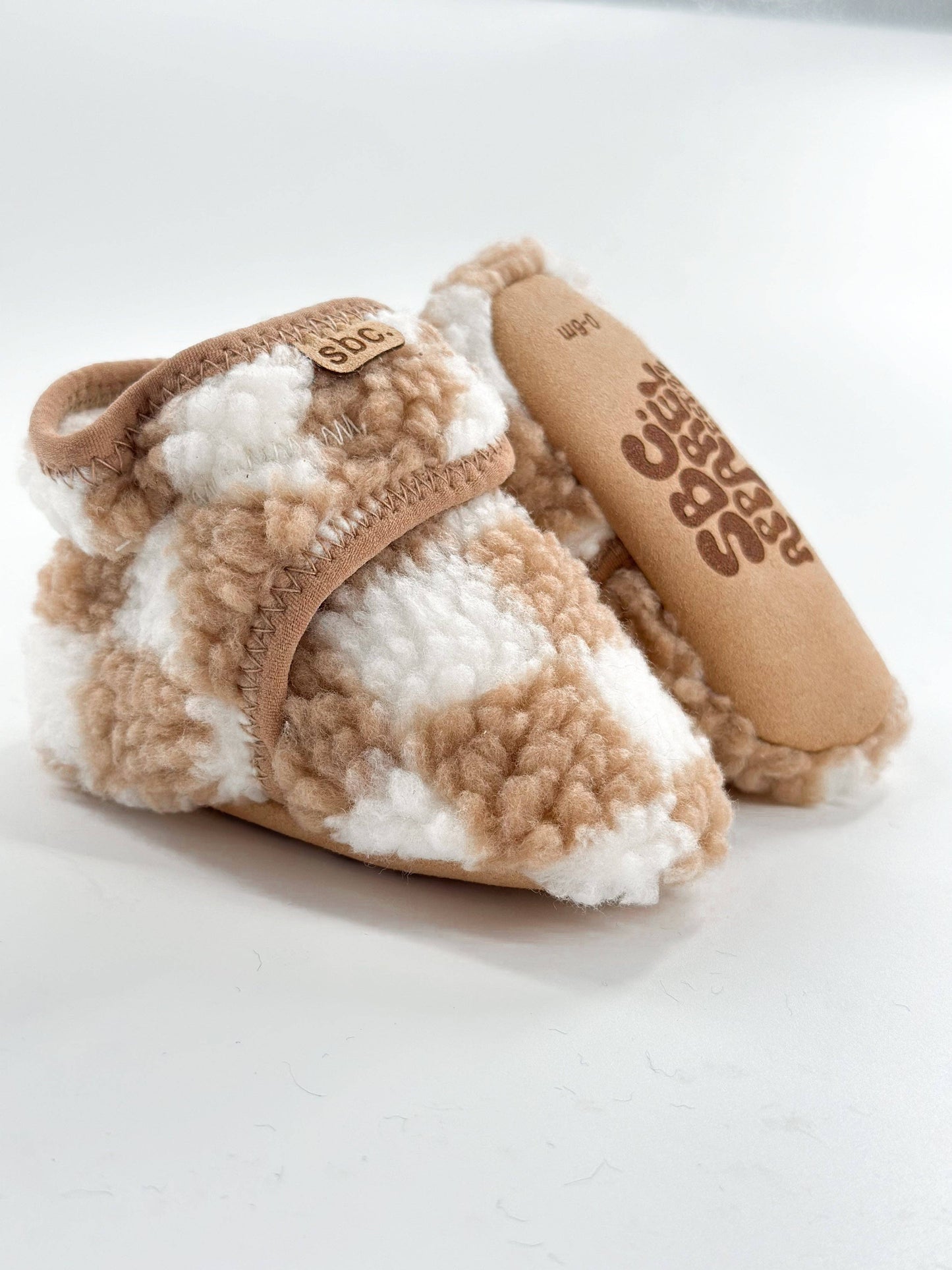 the newborn sherpa bootie — camel + white checkered - Ivory Soul