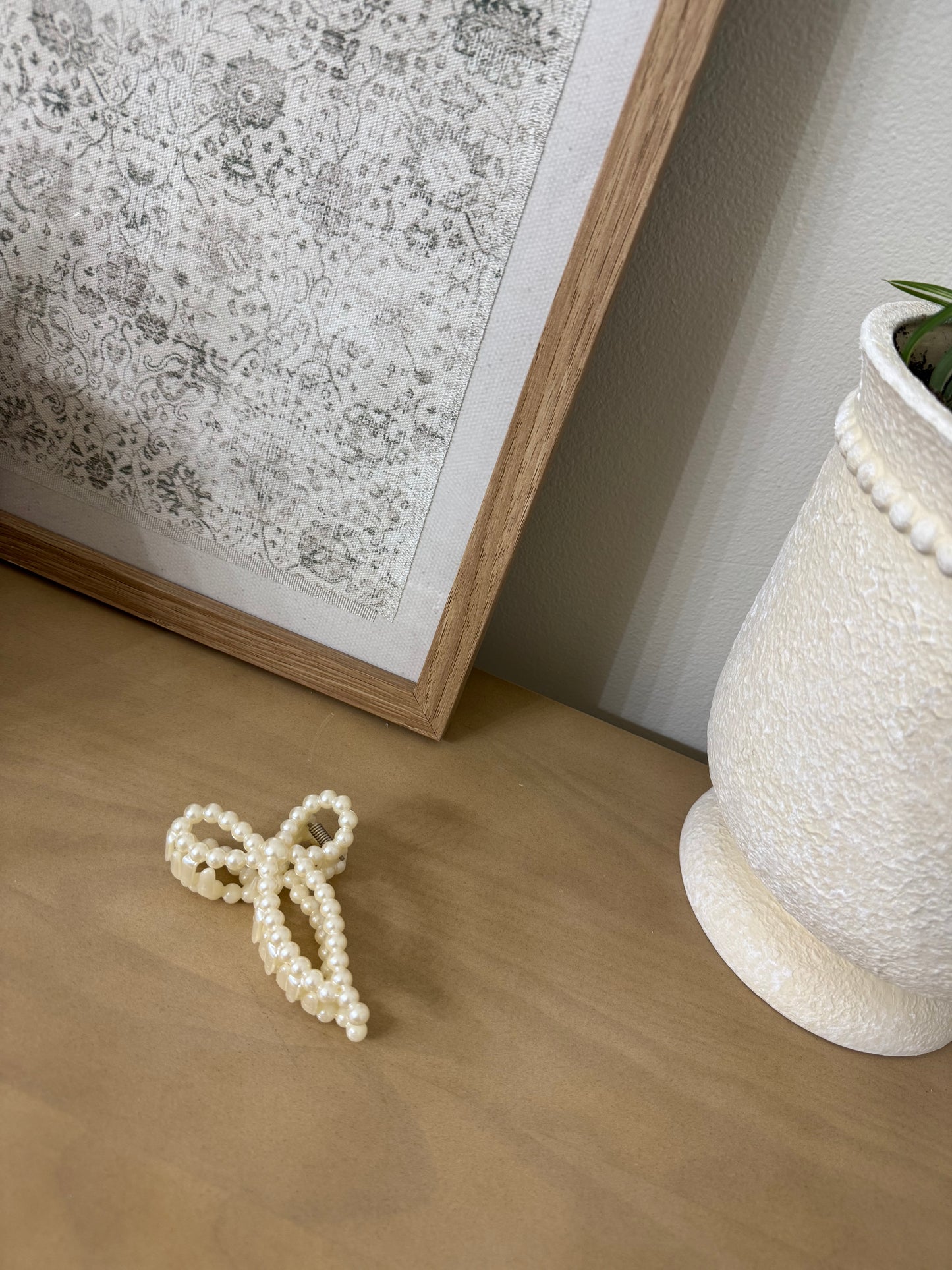 pearl beaded claw clip