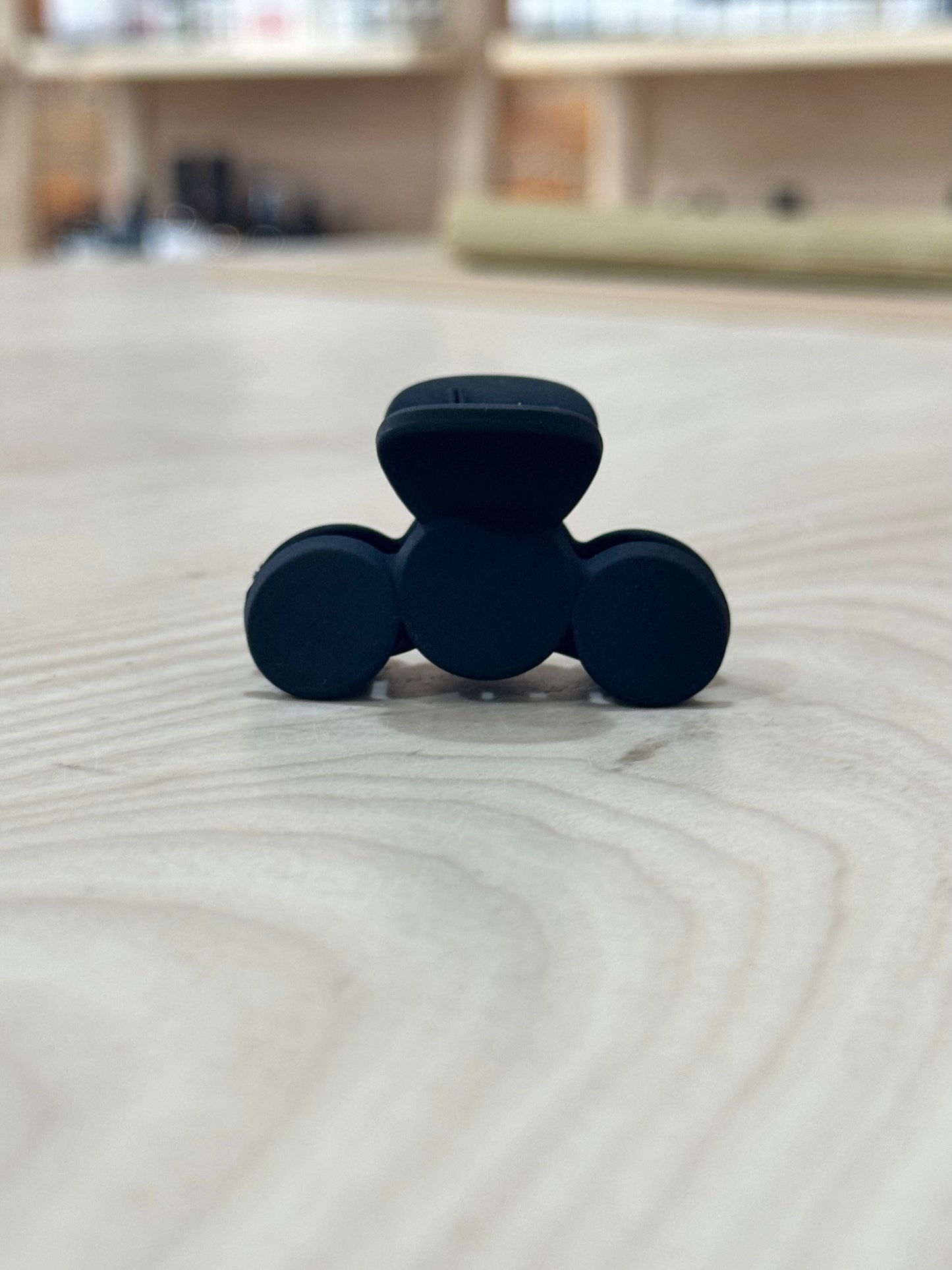 dotted hair claw clip - Ivory Soul