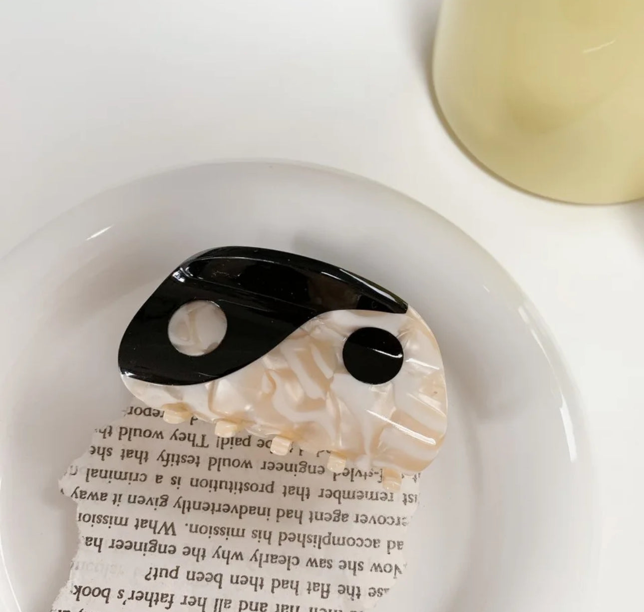 yin yang hair clip - Ivory Soul