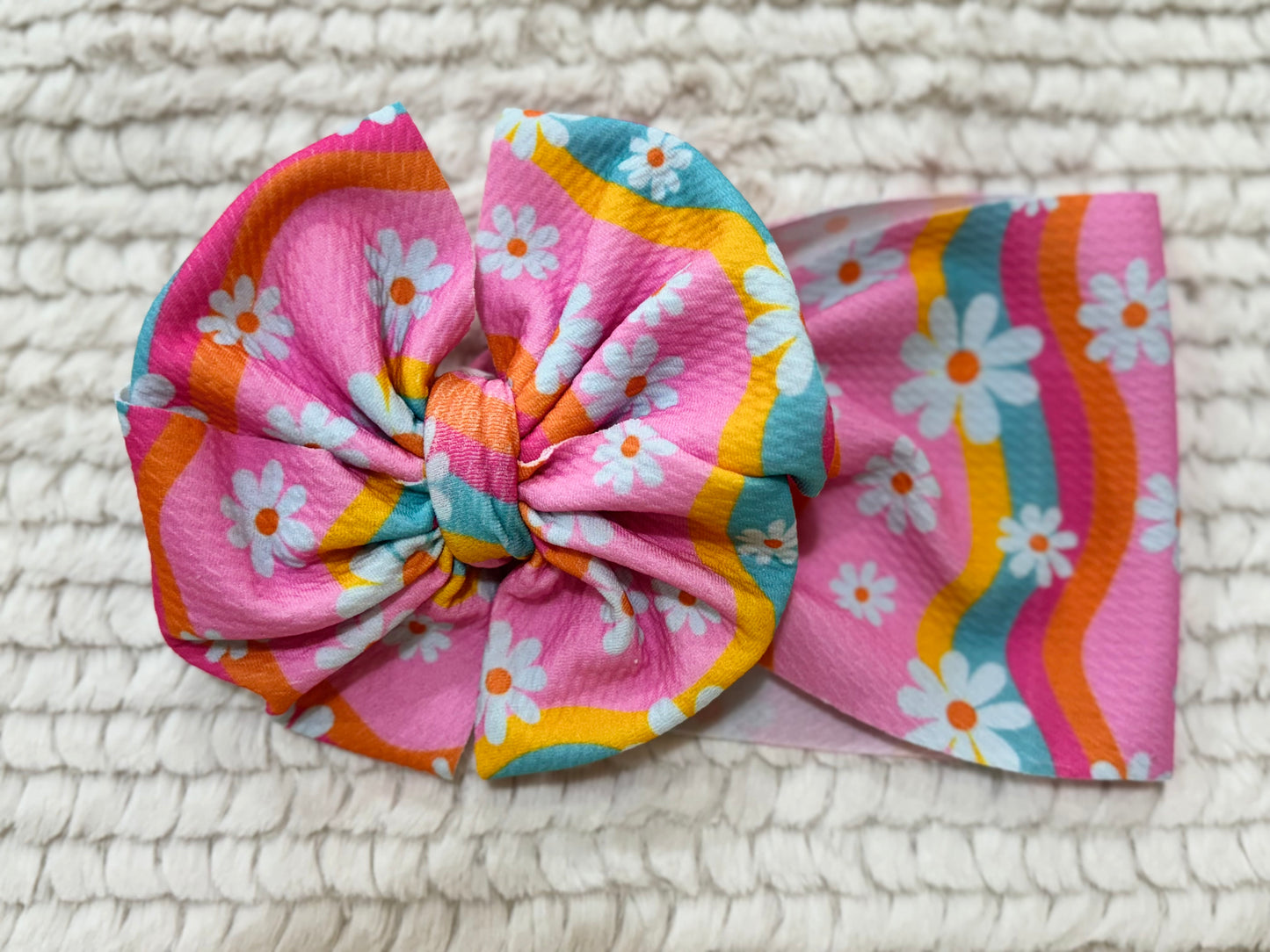 groovy floral bow - Ivory Soul