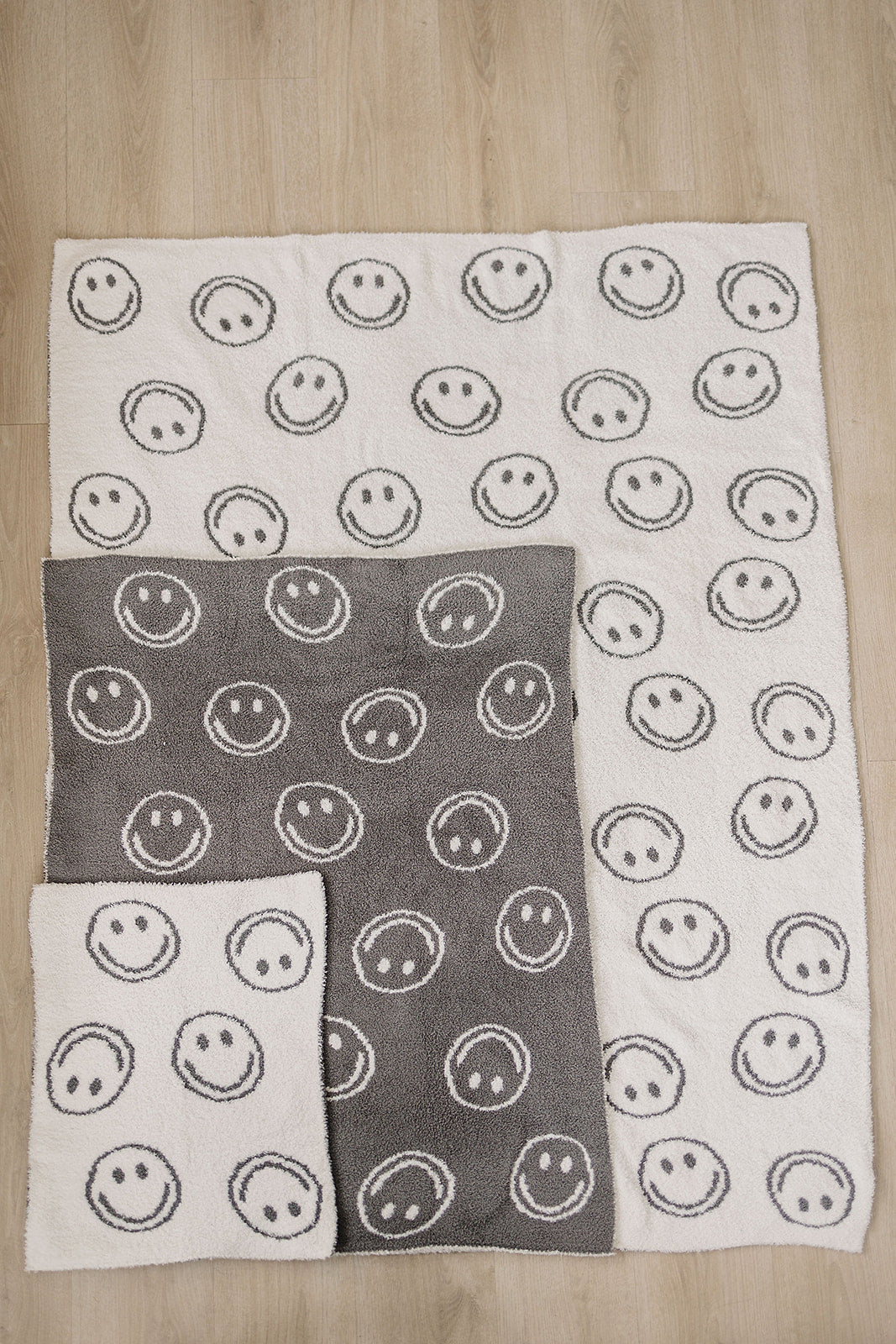 Charcoal Smiley Plush Blanket - Ivory Soul