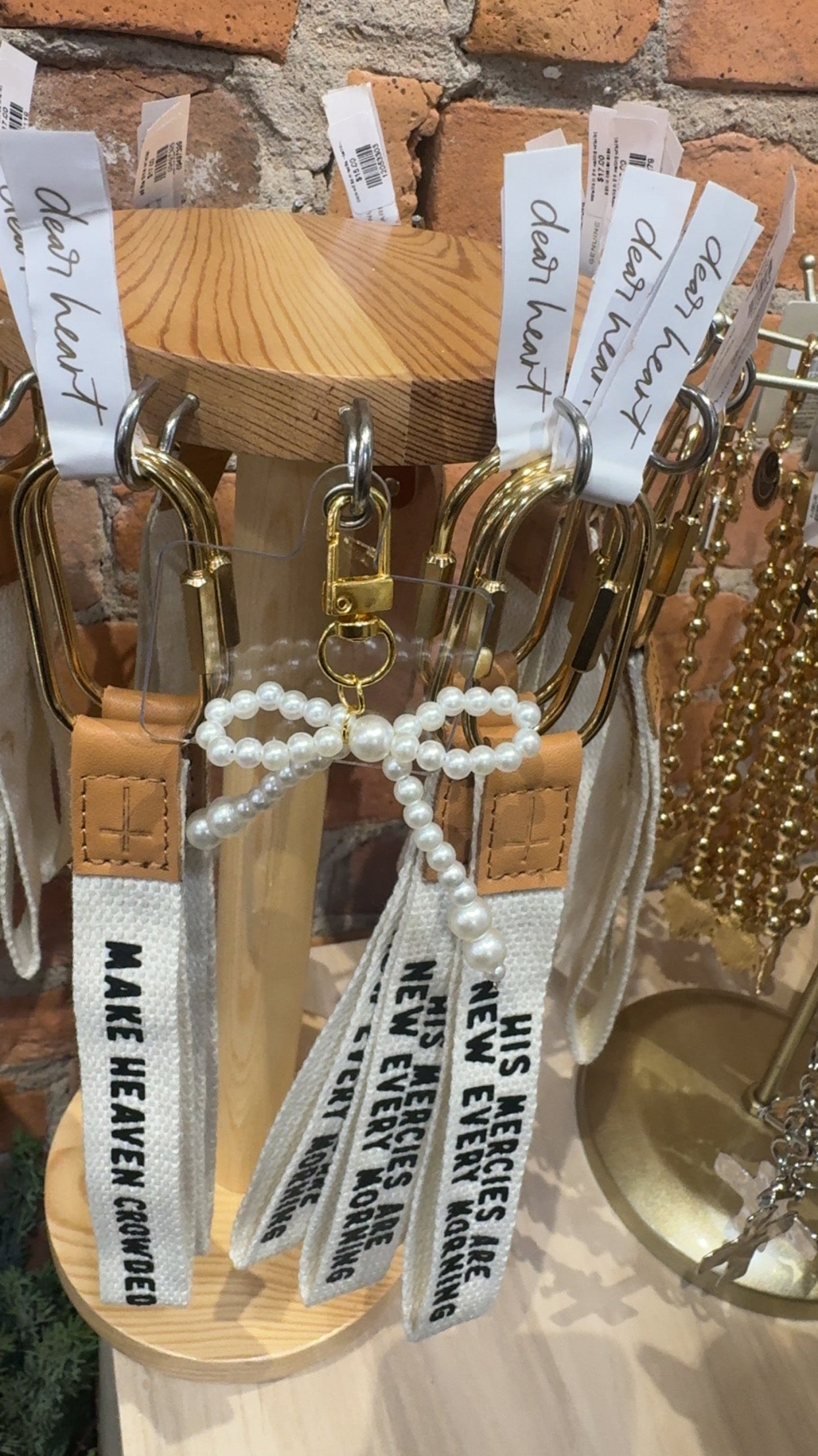 gold + pearl bow keychain