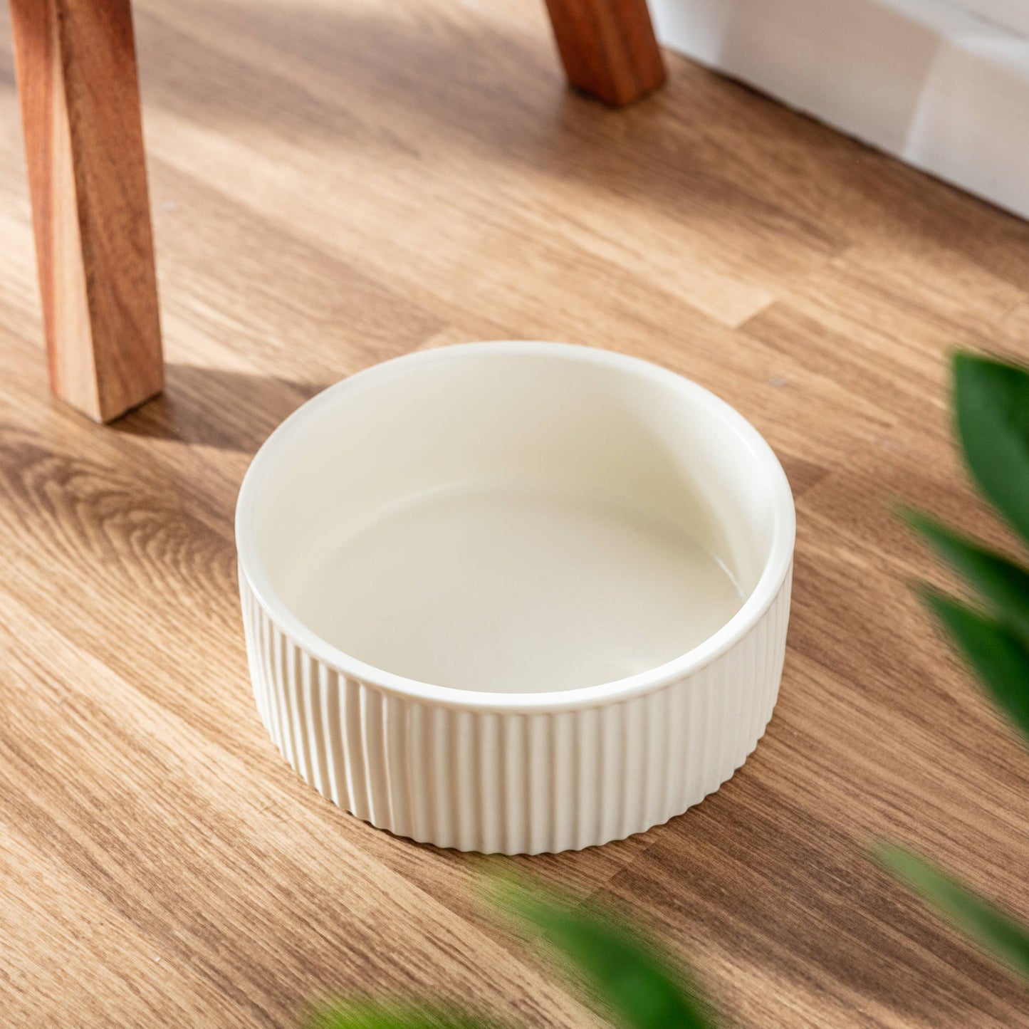 jardin ribbed pet bowl collection – modern matte exterior