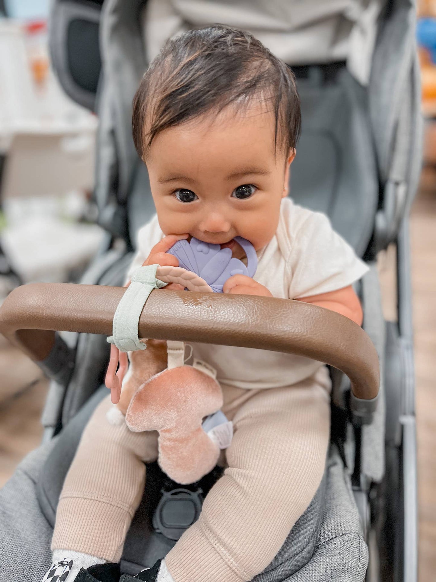 bitzy busy ring™ teething activity toy
