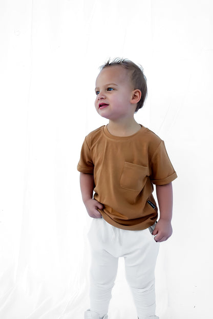 BAMBOO POCKET TEE - CARAMEL