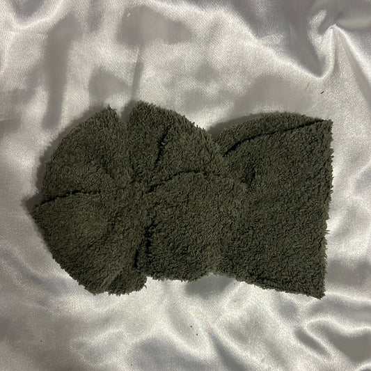 army green sweater bow