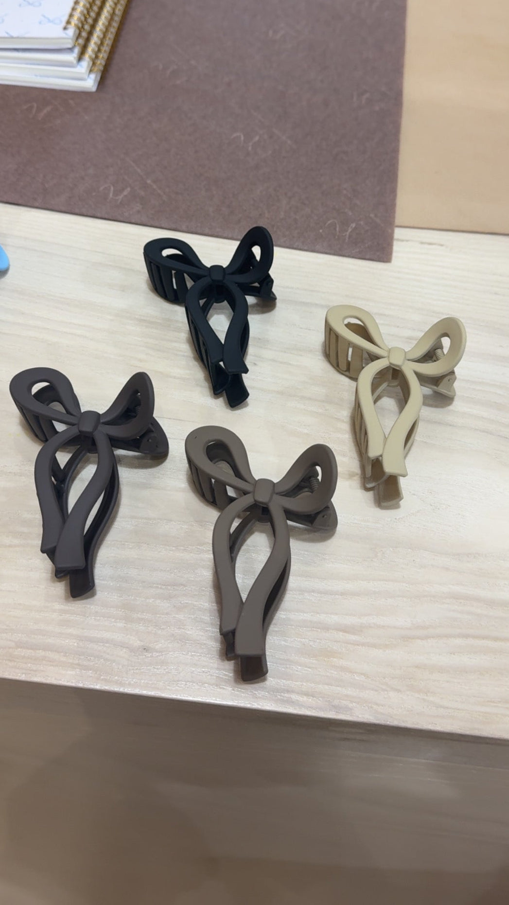 matte bow clip