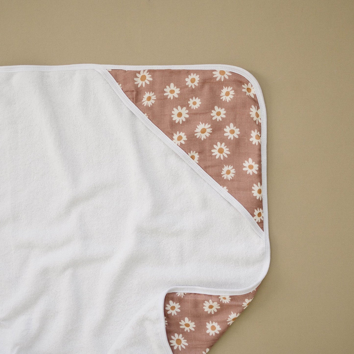 Daisy Dream Muslin Hooded Towel