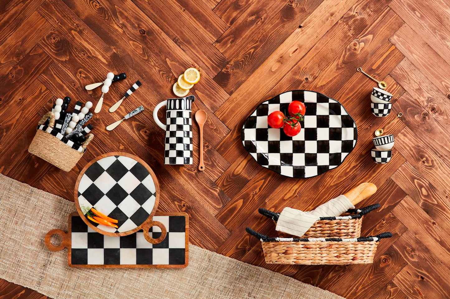 small black + white edge bread basket