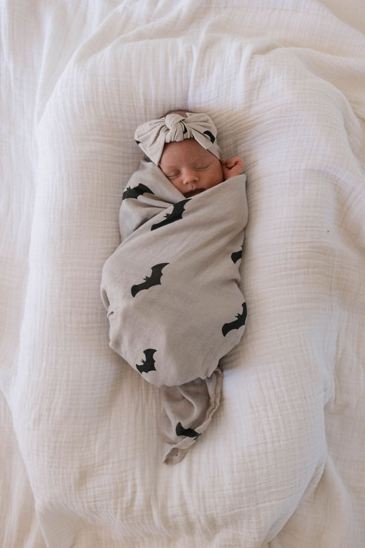 Muslin Swaddle | It's Bats! - Ivory Soul