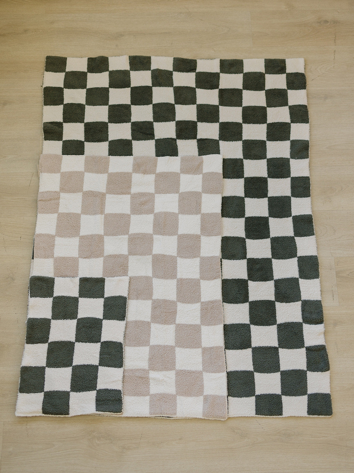 Green Checkered Plush Blanket - Ivory Soul