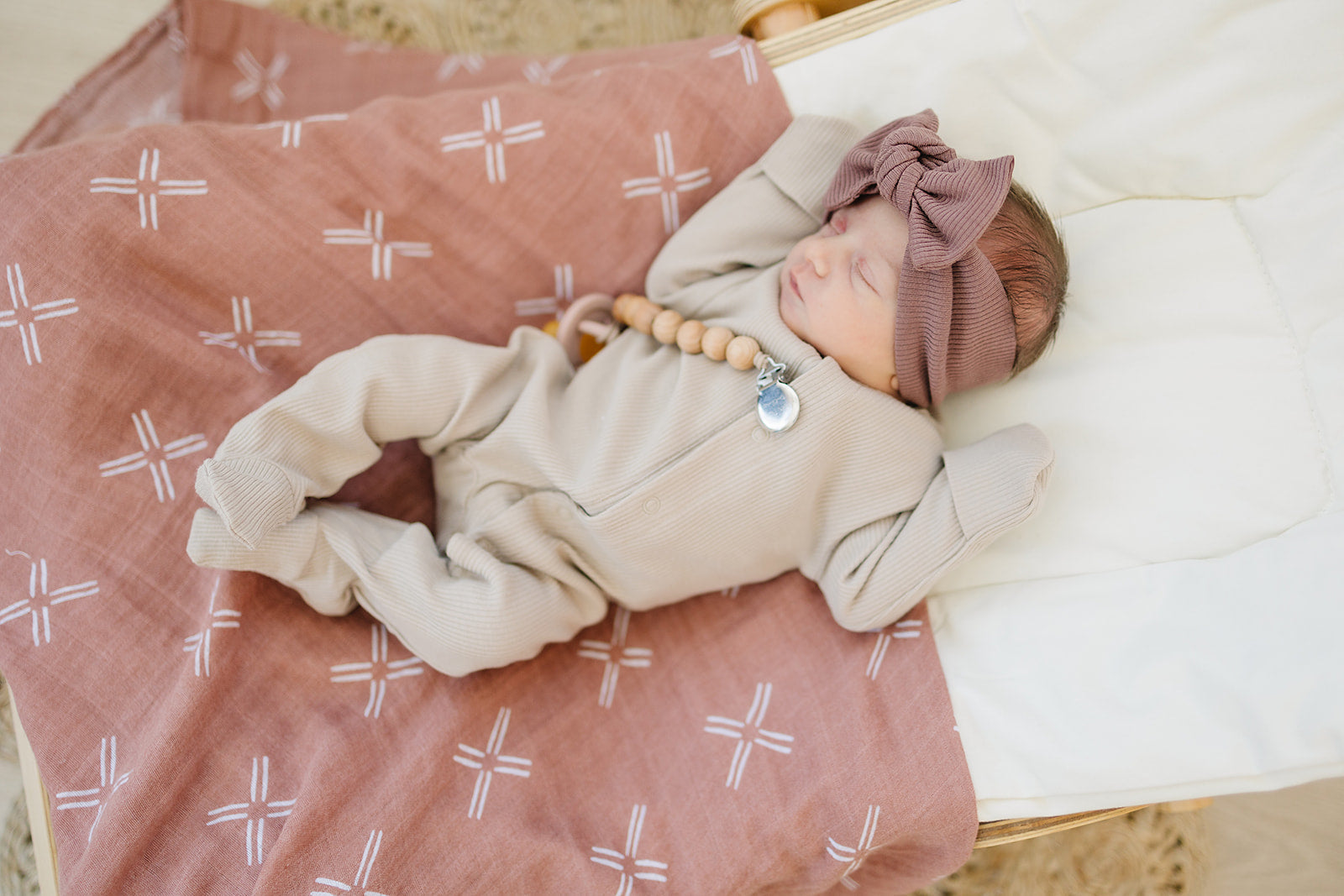 Just Peachy Muslin Swaddle Blanket - Ivory Soul