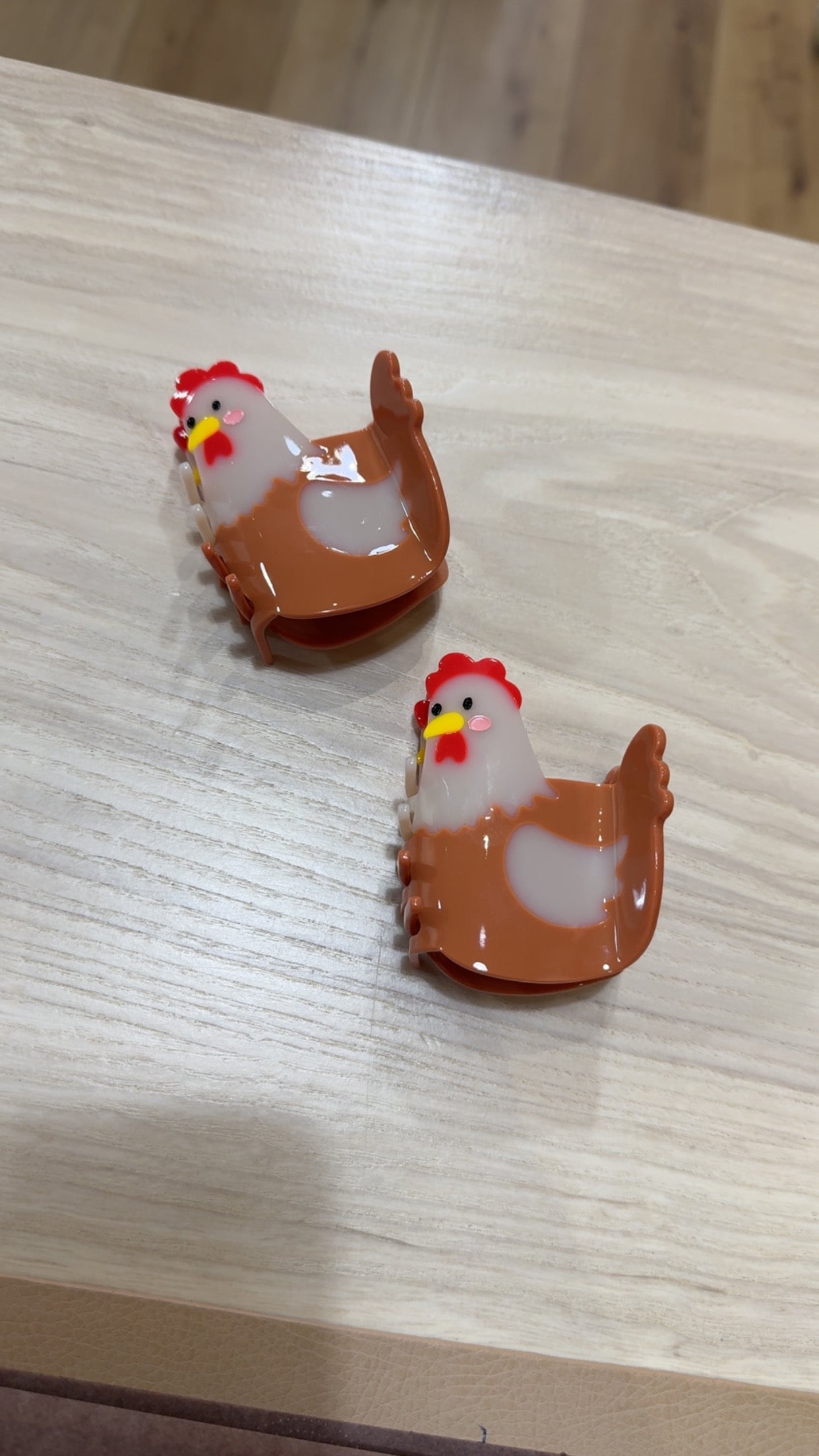 chicken hair clip - brown
