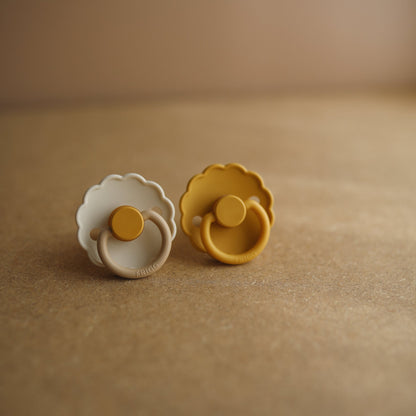 FRIGG Daisy Natural Rubber Pacifier 2-Pack - Ivory Soul