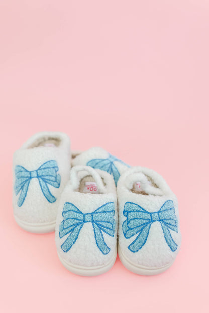 fuzzy plush slippers with blue bow - toddler/kids