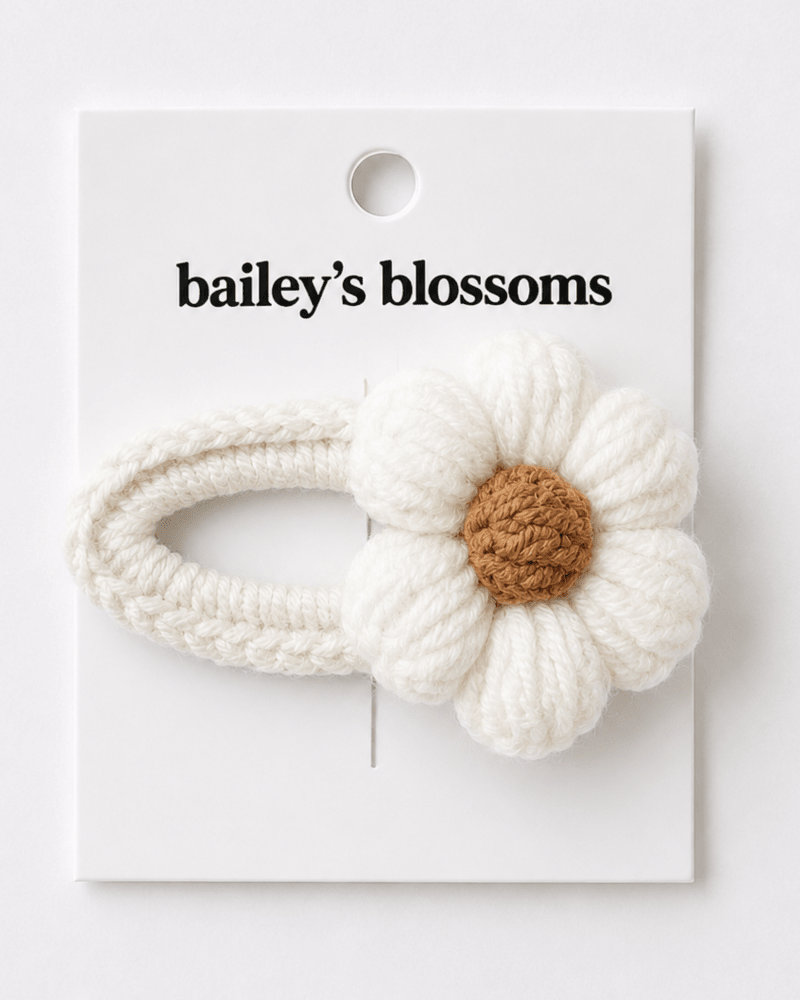 crochet daisy clip - white