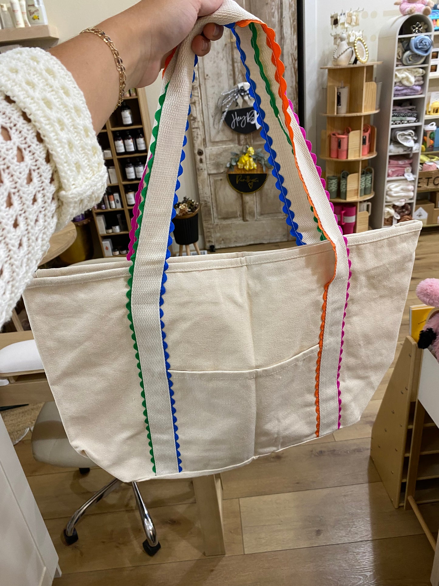 pastel handbag with pockets + zipper
