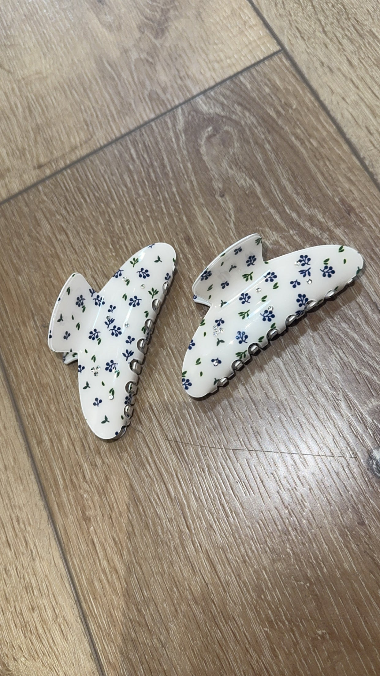bluebery bloom hair clip