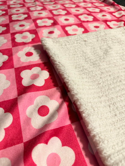 pretty in pink daisy toddler blanket | 27x37