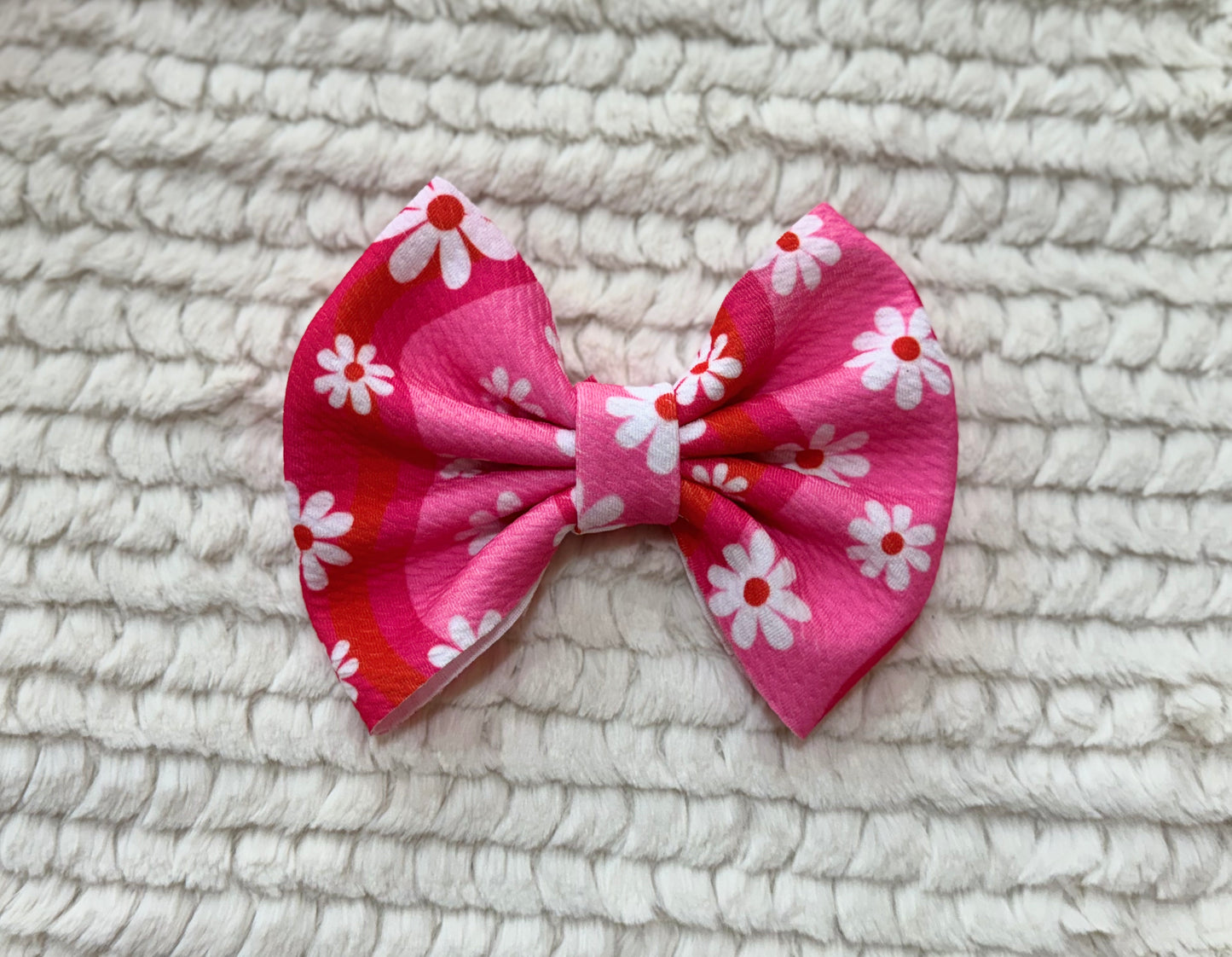 pink daisies bow