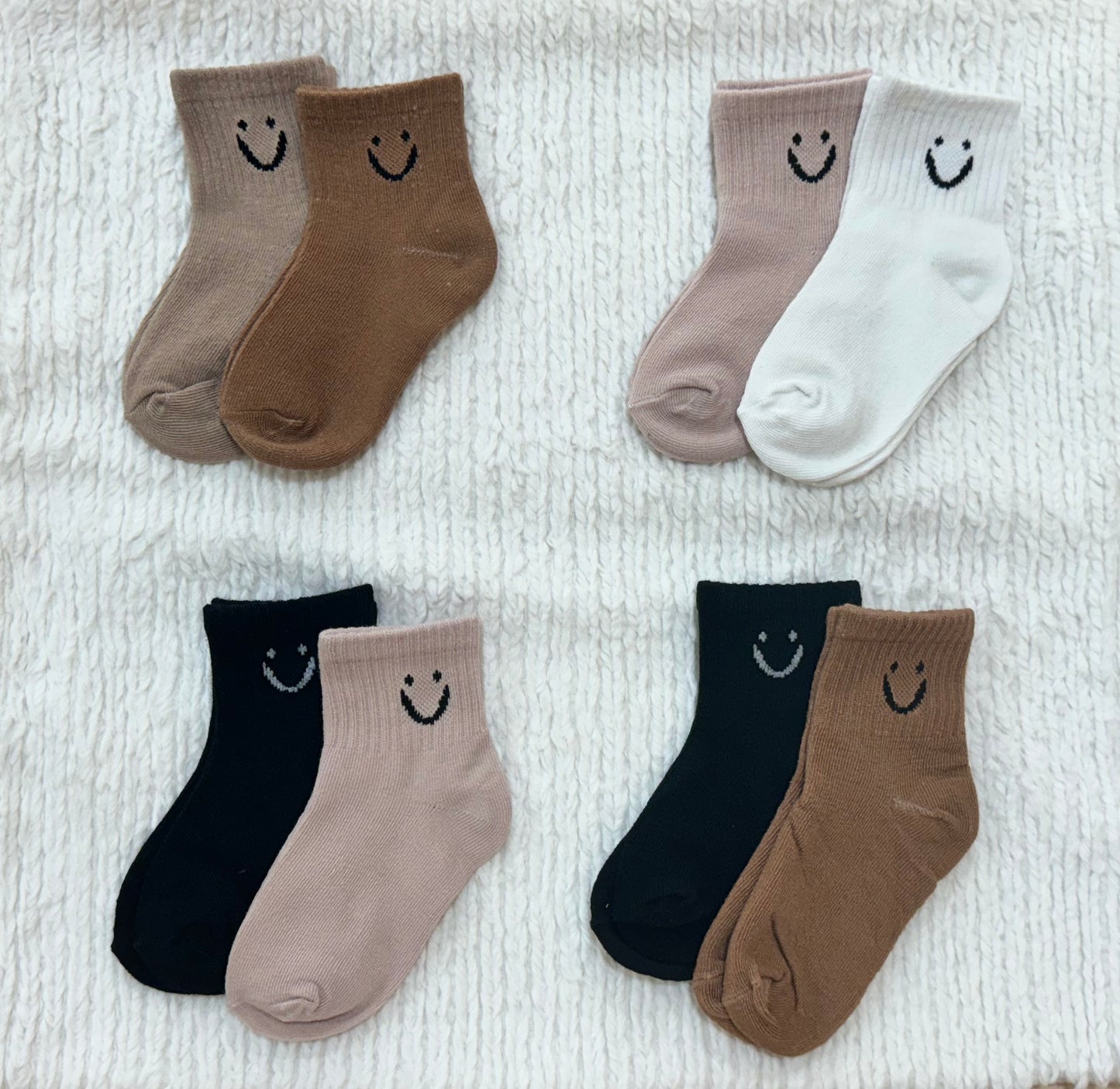 happy face socks - Ivory Soul