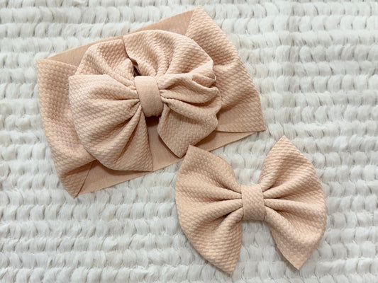 nude bow