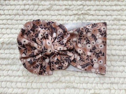 beige wildflowers bow