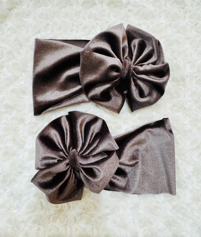 chocolate velvet bow - Ivory Soul