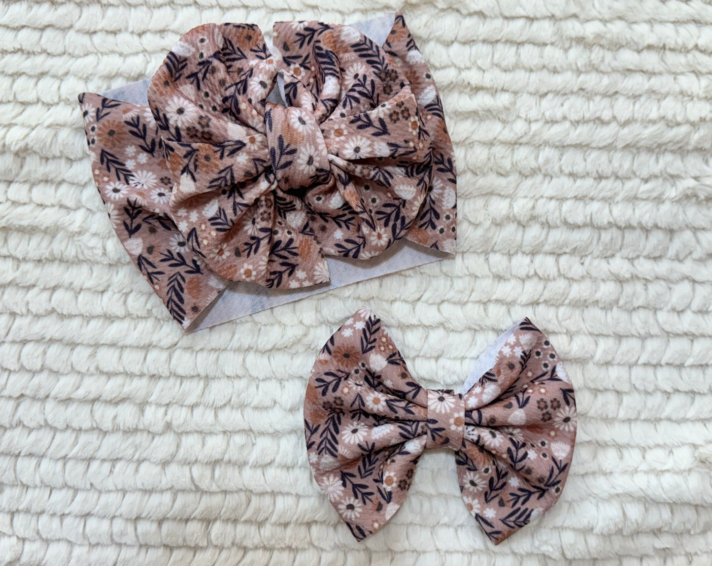 beige wildflowers bow