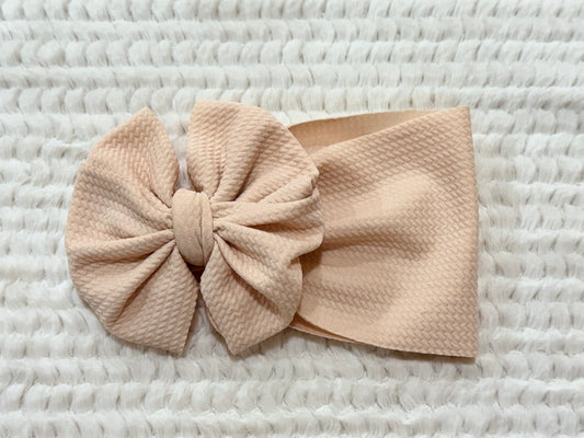 nude bow