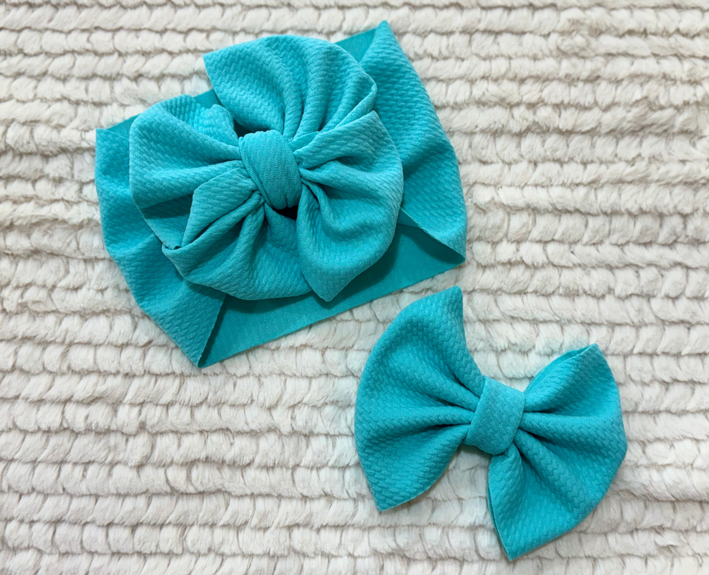 teal bow