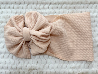 nude bow