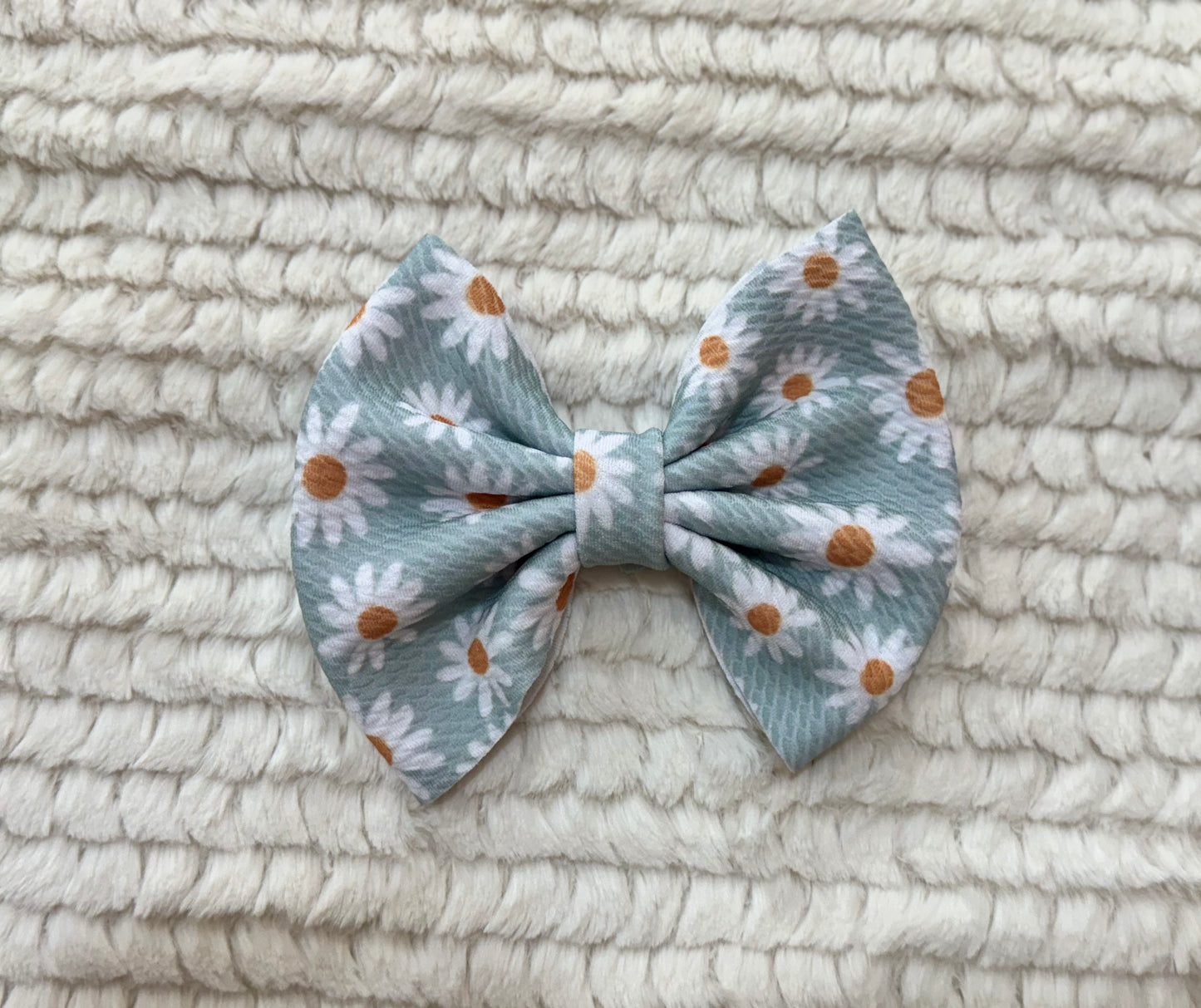 blue daisies bow