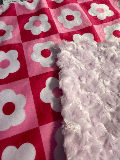 pretty in pink daisy lovey blanket
