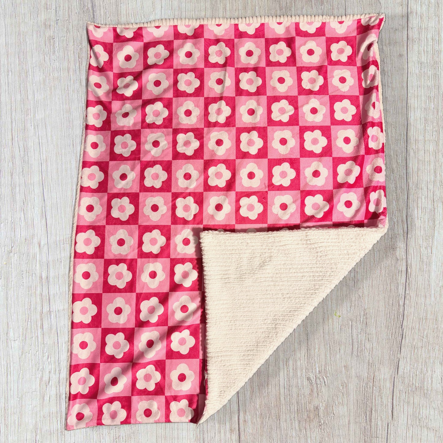 pretty in pink daisy toddler blanket | 27x37