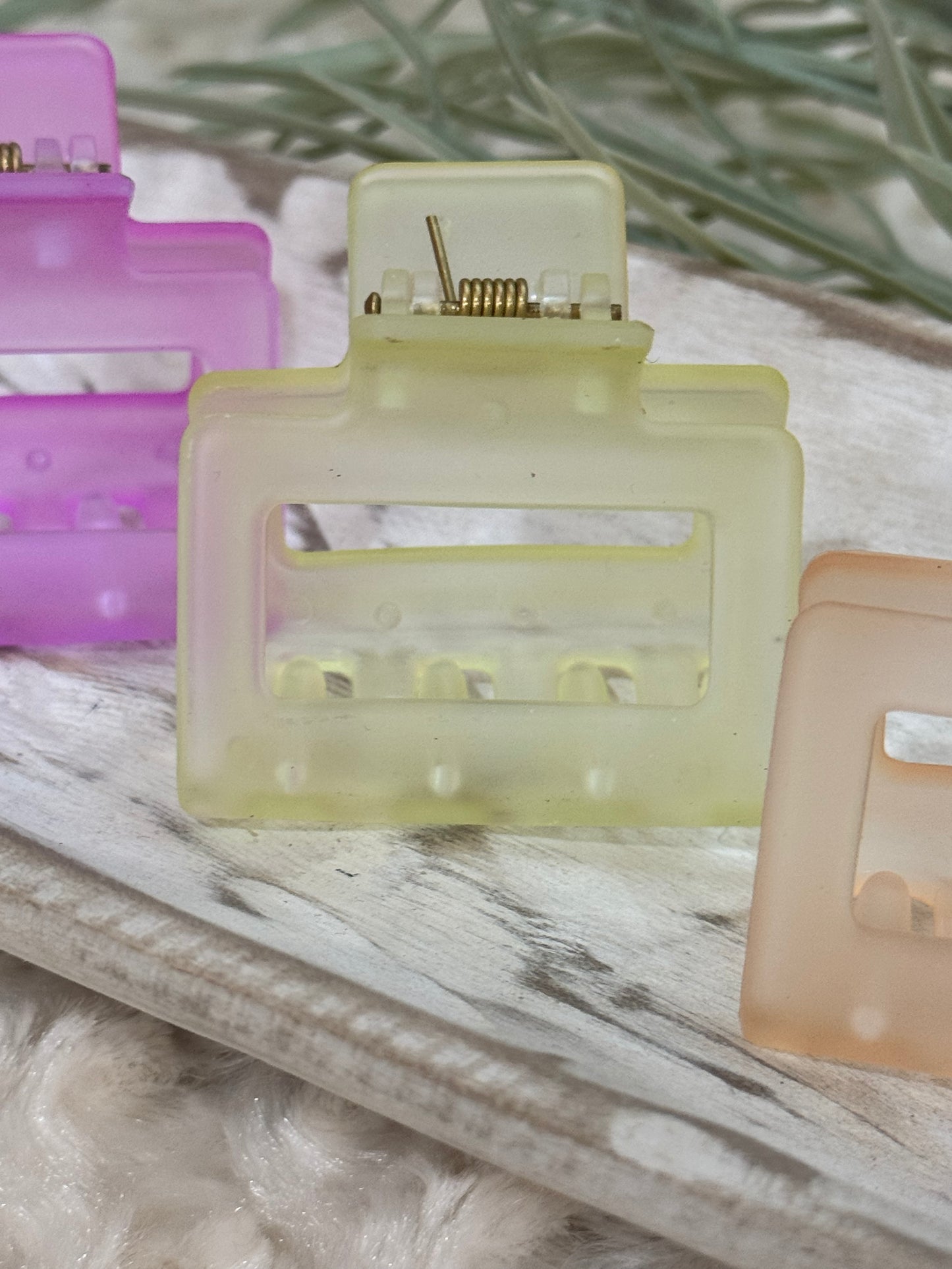 frosted matte claw clip