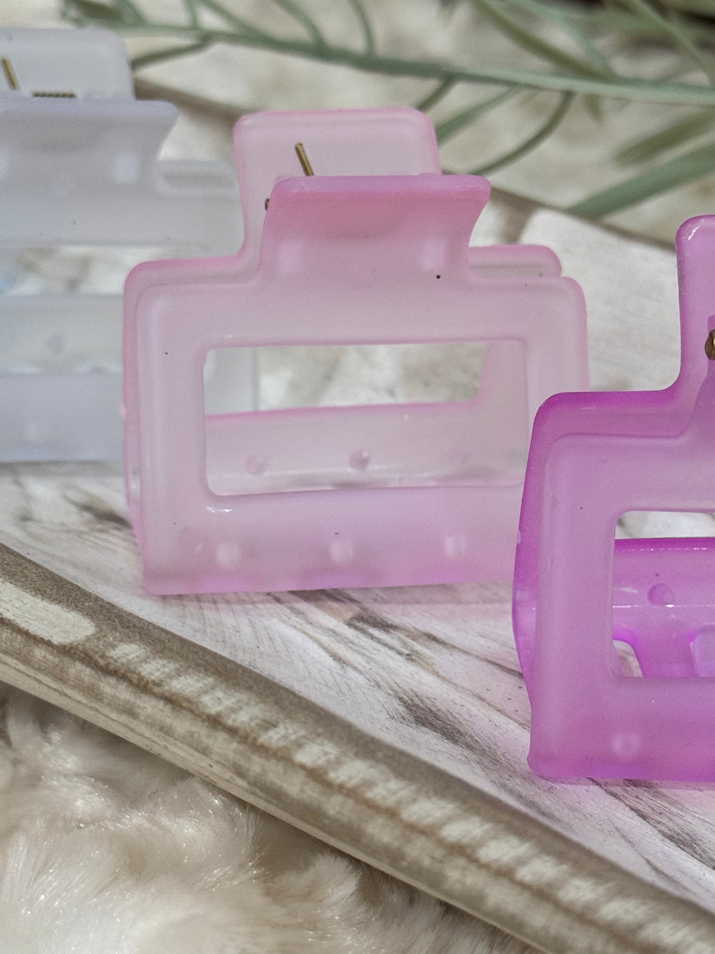 frosted matte claw clip