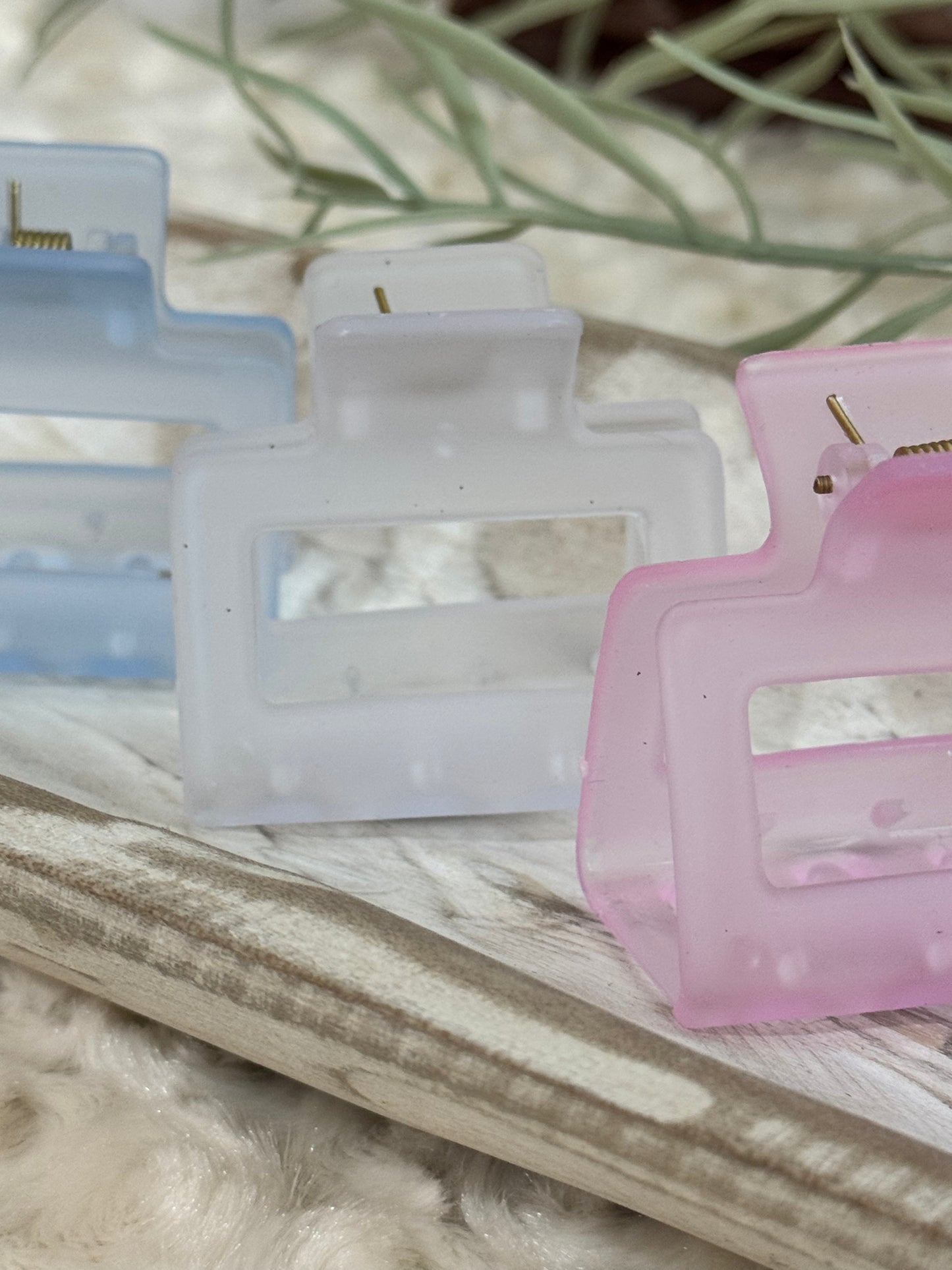 frosted matte claw clip