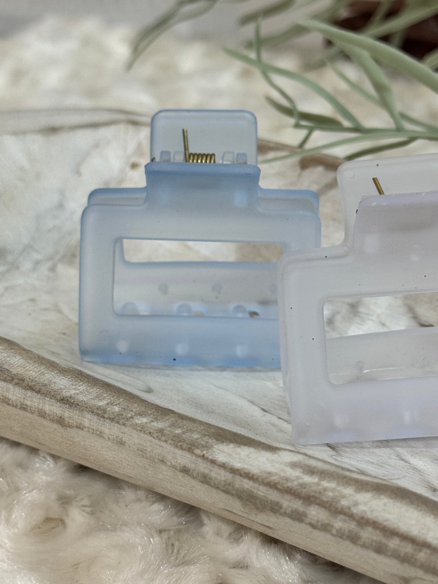 frosted matte claw clip