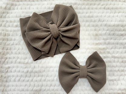 chocolate brown bow - Ivory Soul