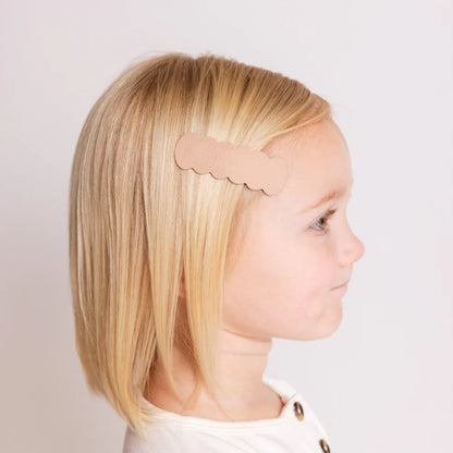 leather - primrose scallop snap clip