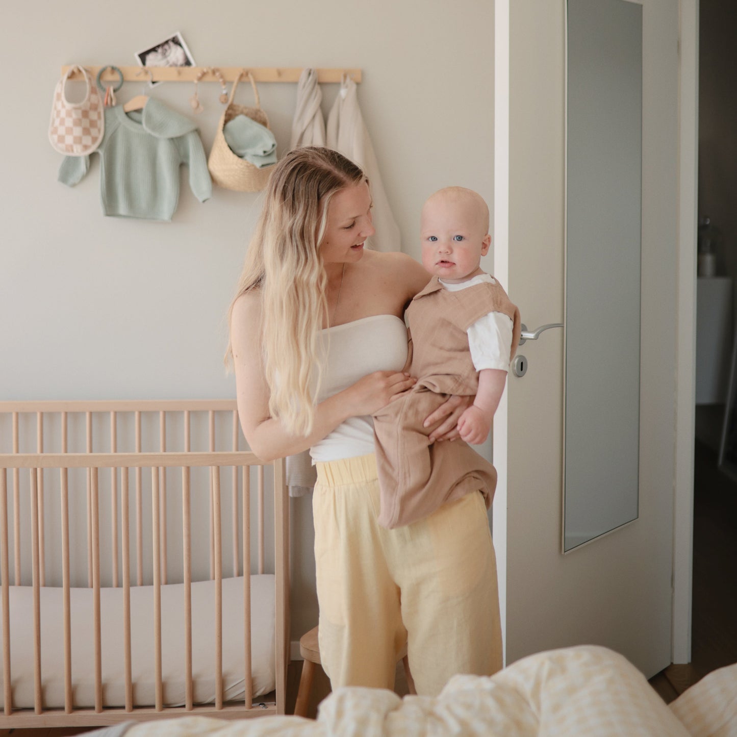 Stretchy MINI Crib Sheet - Ivory Soul