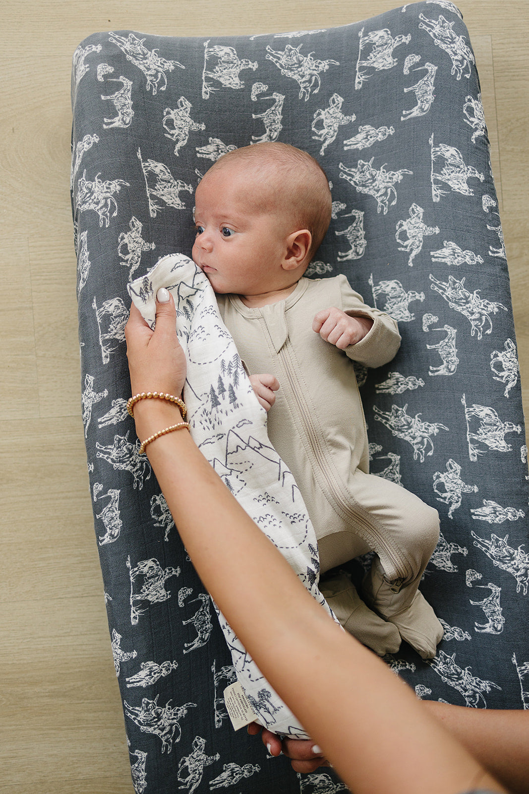 Summit Muslin Burp Cloth - Ivory Soul