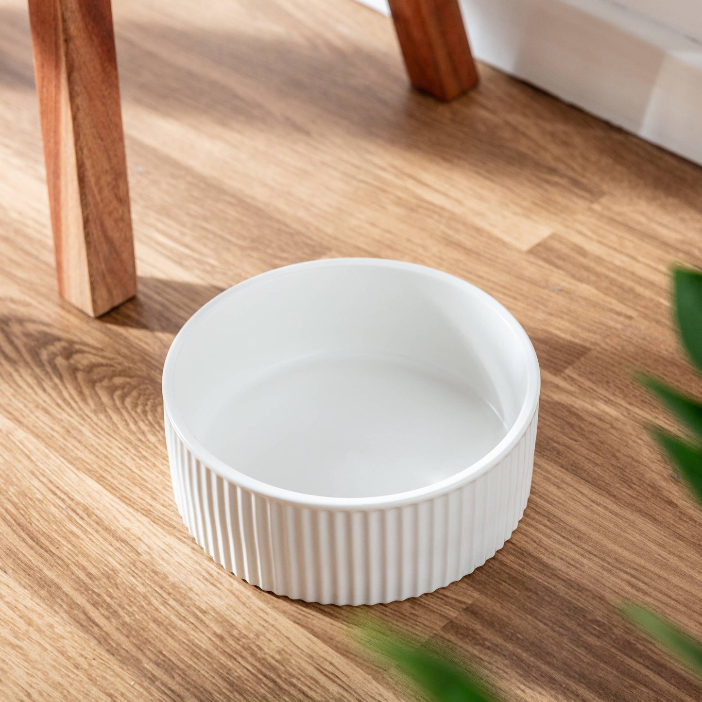 jardin ribbed pet bowl collection – modern matte exterior