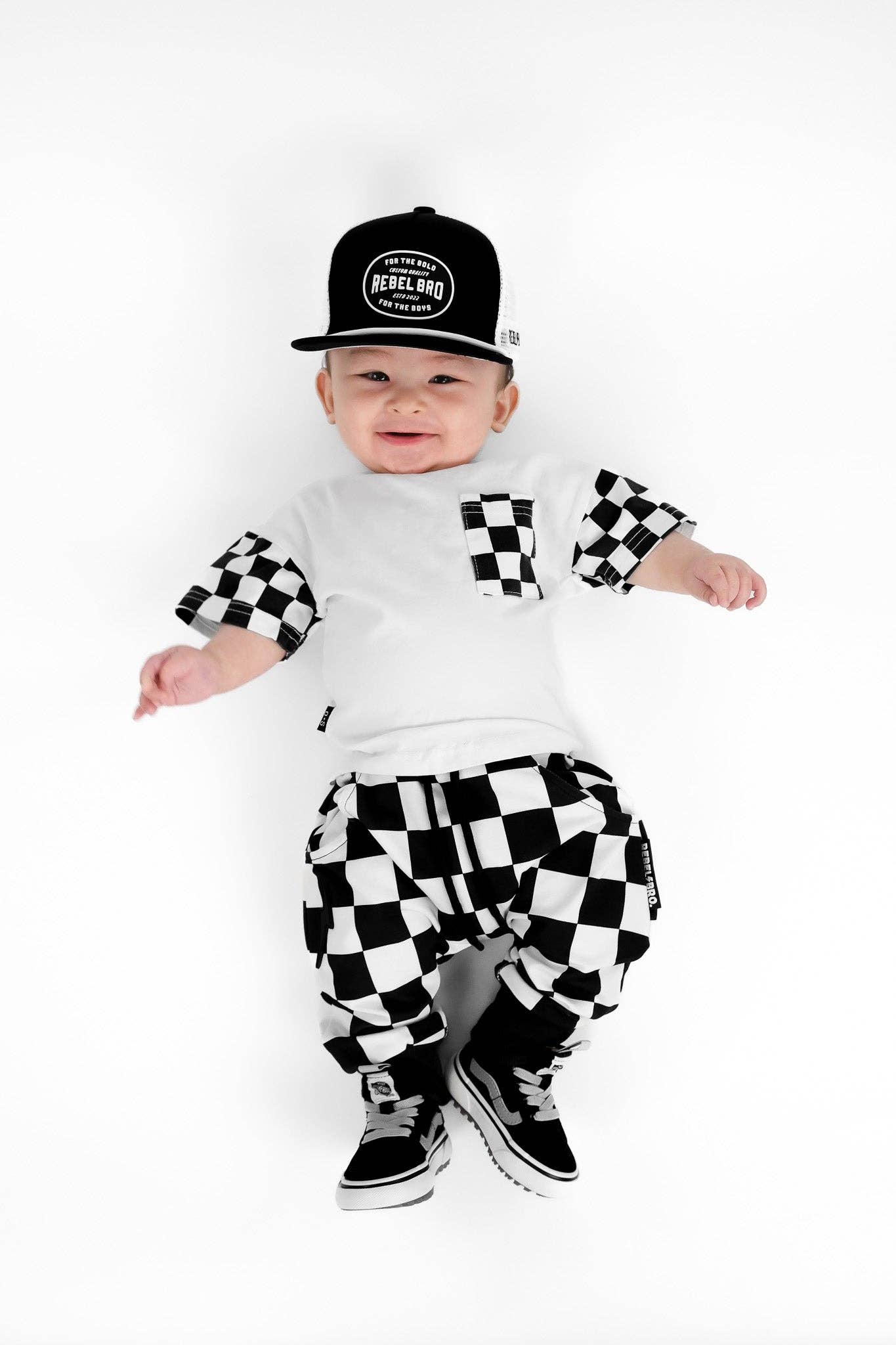 the basic rebel jogger in venice