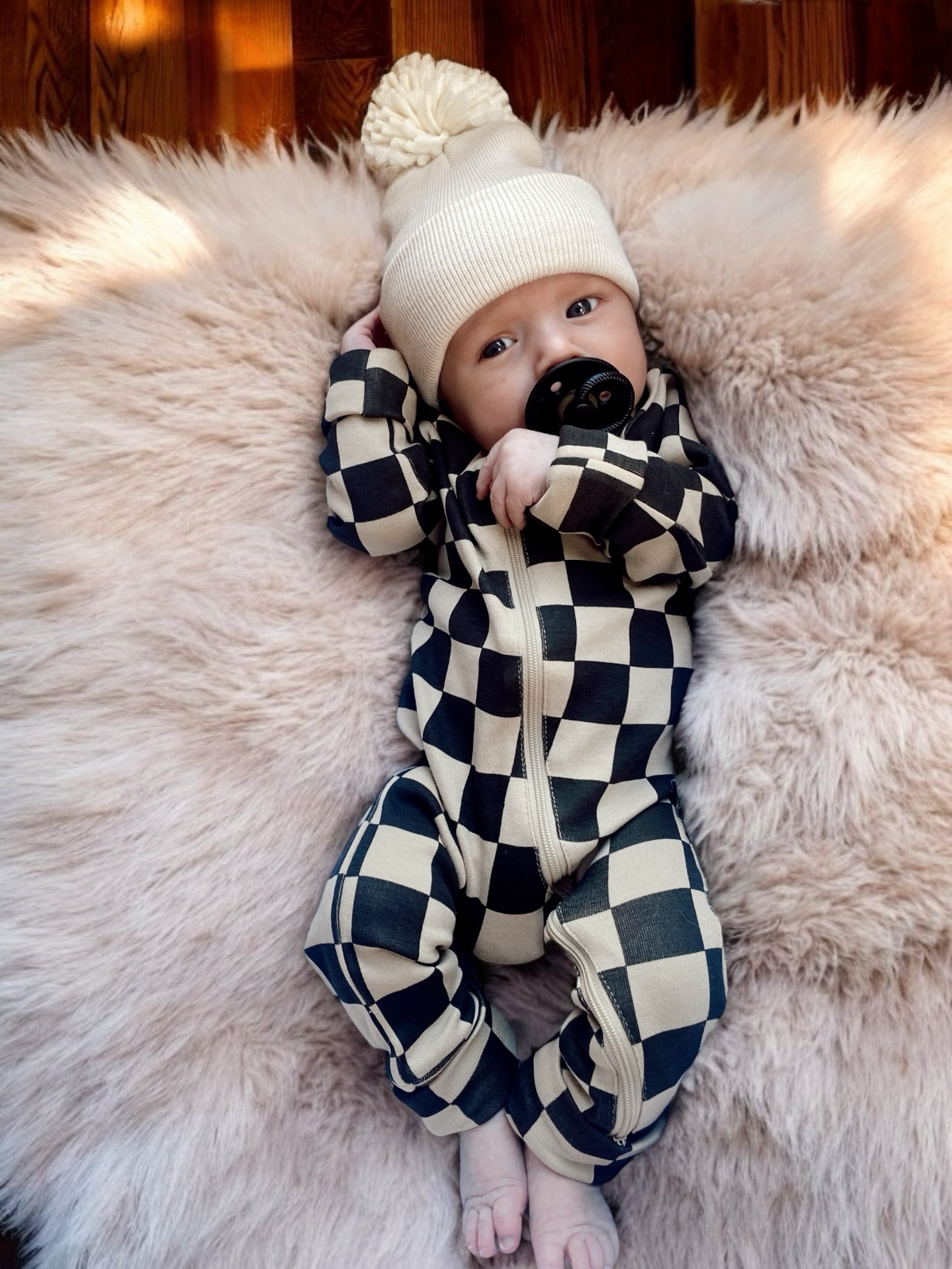 organic 2-way zip romper | tiramisu/black checkerboard