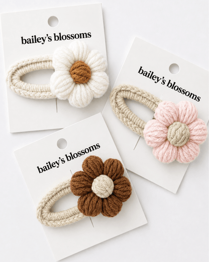 crochet daisy clip - white